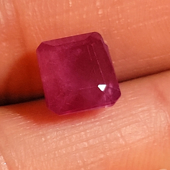GIA Certified Ruby- Madagascar Origins 6.31 Carats - Picture 5 of 10